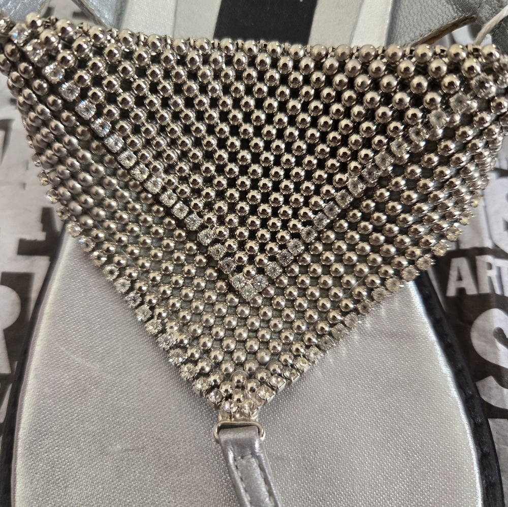 Vintage NWOB Stuart Weitzman Silver Metal Beads and Rhinestones Thong Sandals - Picture 7 of 10